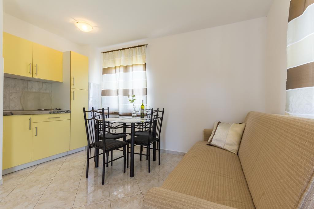 Apartments Alba ฟาชานา ภายนอก รูปภาพ